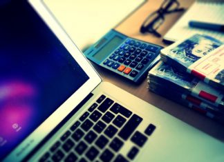 Entreprise : le métier d’expert-comptable, le spécialiste des comptes Un expert comptable est un spécialiste des comptes d'une entreprise